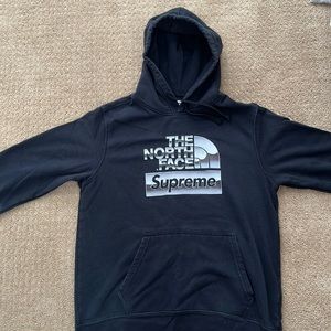 Authentic North Face Supreme Hoodie